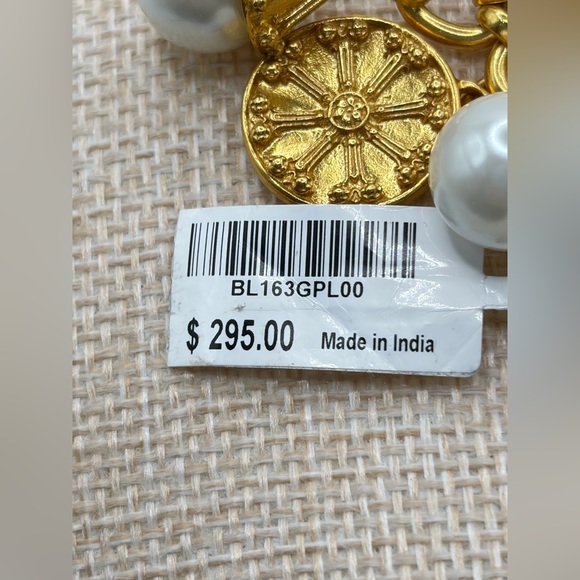 NWT Julie Vos Gold and Pearl Chunky Charm Bracelet - Picture 2 of 4